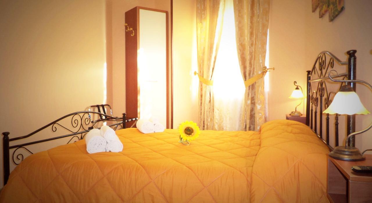 לינה וארוחת בוקר ויבו ולנטיה Il Girasole מראה חיצוני תמונה