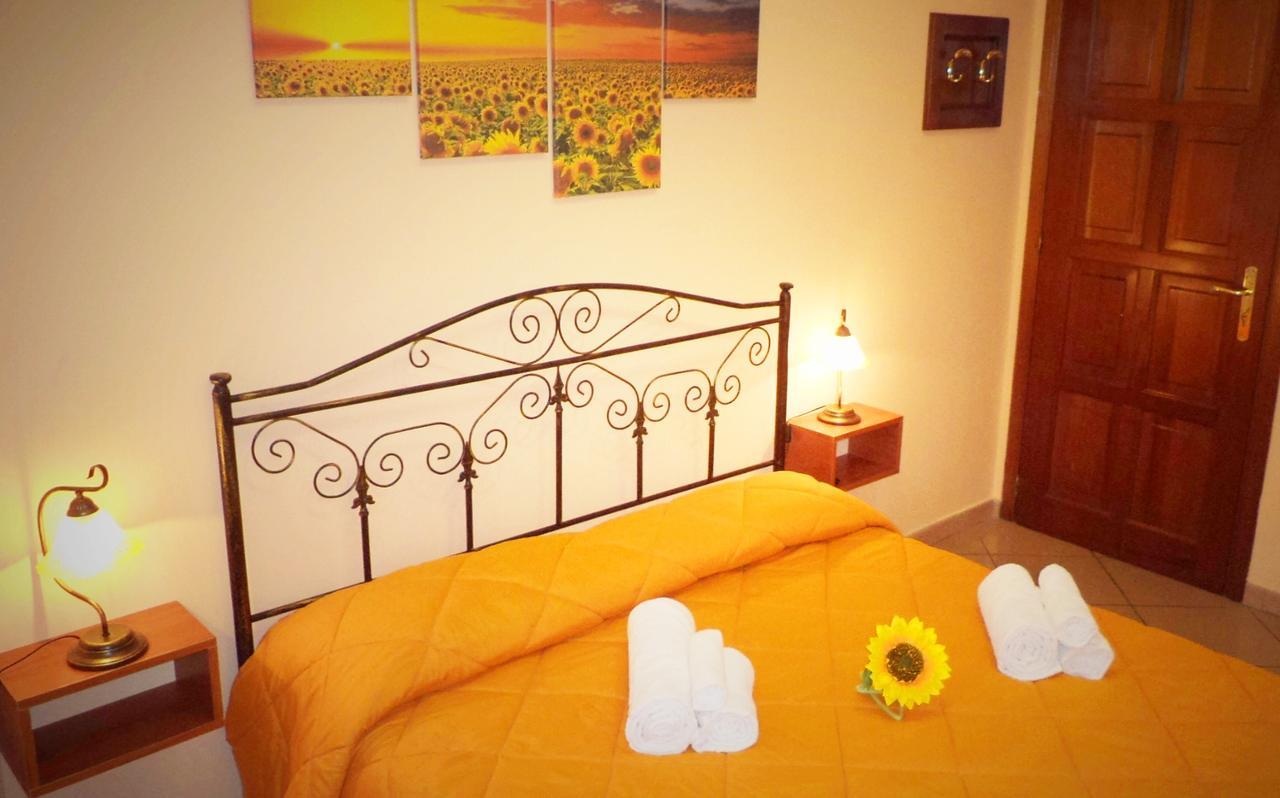 לינה וארוחת בוקר ויבו ולנטיה Il Girasole מראה חיצוני תמונה